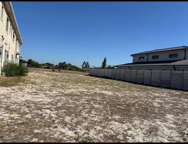 1,070M² VACANT LAND FOR SALE IN ANNANDALE